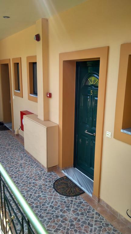 Nikolitsa Apartments Glyfada  Экстерьер фото